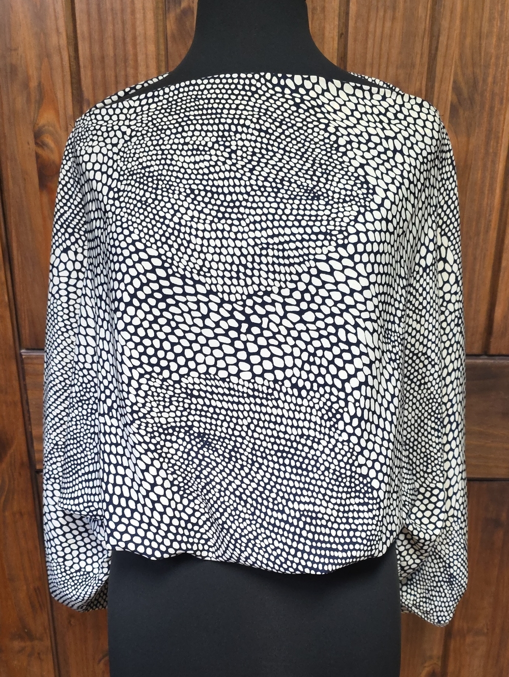 Vici Women's Black and White Patterned Blouse - Size M